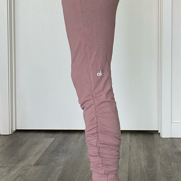 Alo Yoga | Solar Ruched Sweats - Picture 4 of 4